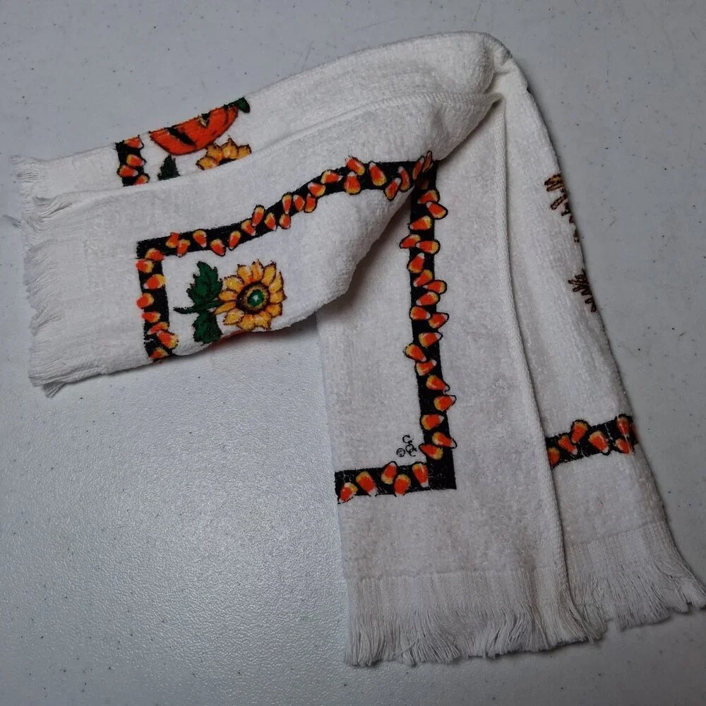 Vintage Halloween Hand Towel NOS Small Fringe Pumpkin Head Scarkrow NEW 18" - Picture 9 of 10